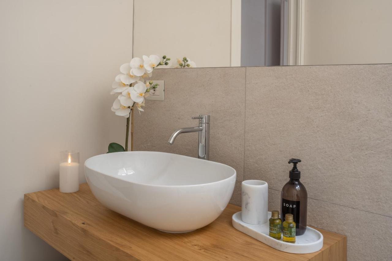 Santa Croce Design Apartment R&R Венеция Экстерьер фото