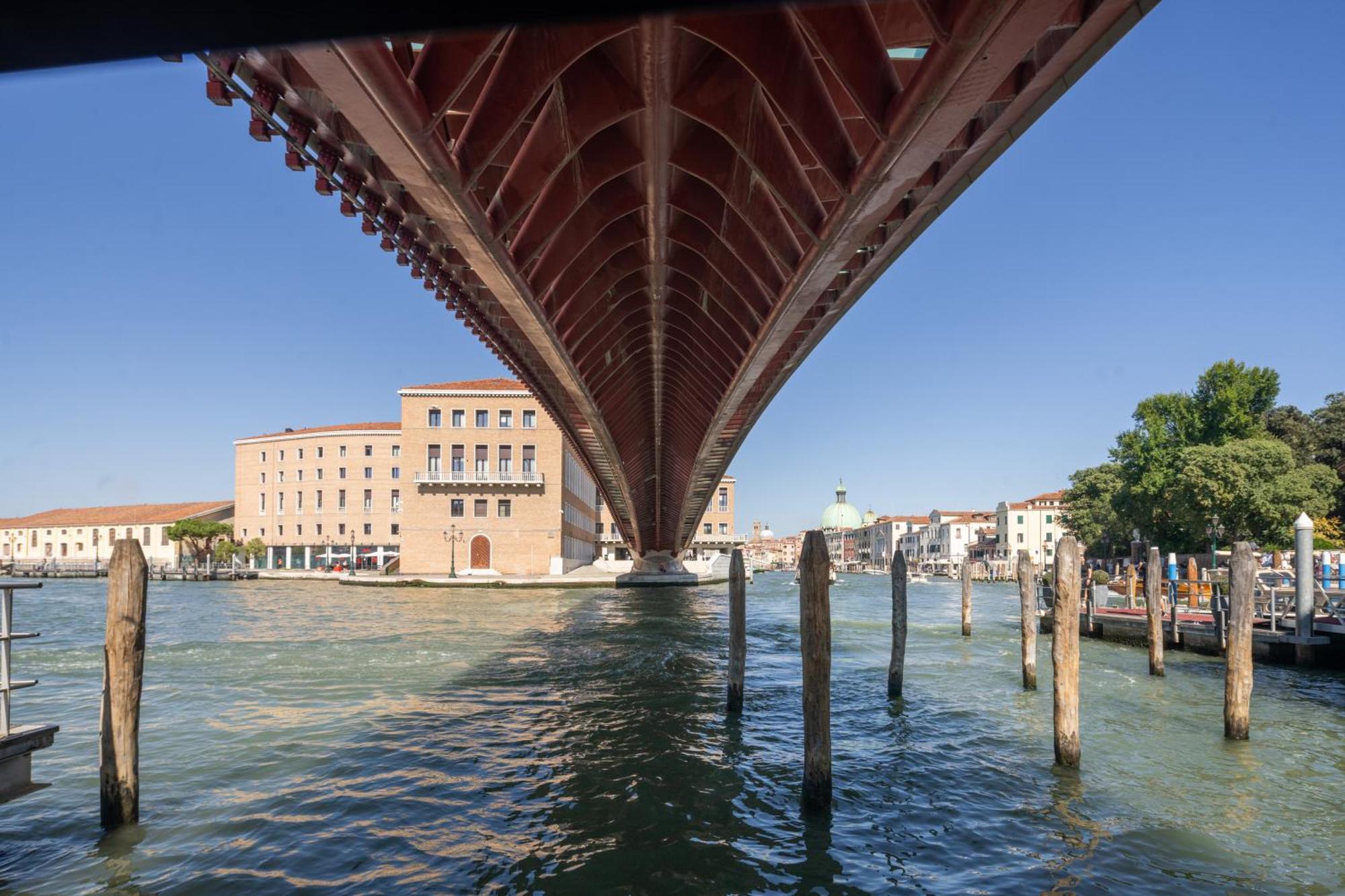 Santa Croce Design Apartment R&R Венеция Экстерьер фото